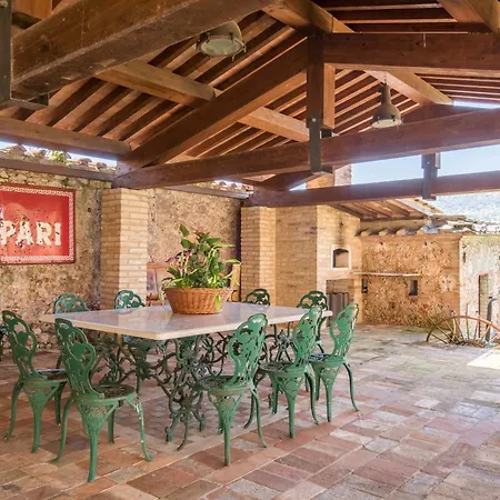 Smallville Bed & Breakfast Sovicille
